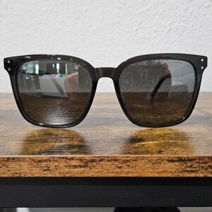 Maui Jim -- WESTSIDE -- MINT CONDITION !!